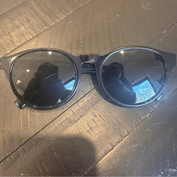 Coach Black Sunglasses with Orange Case - Picture 4 of 15